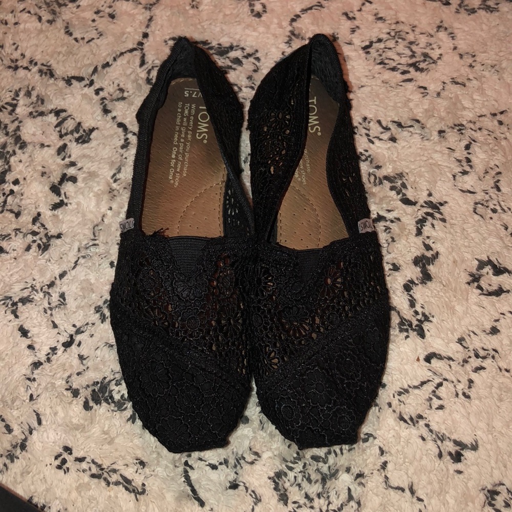 Black toms
